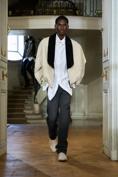 Look 64